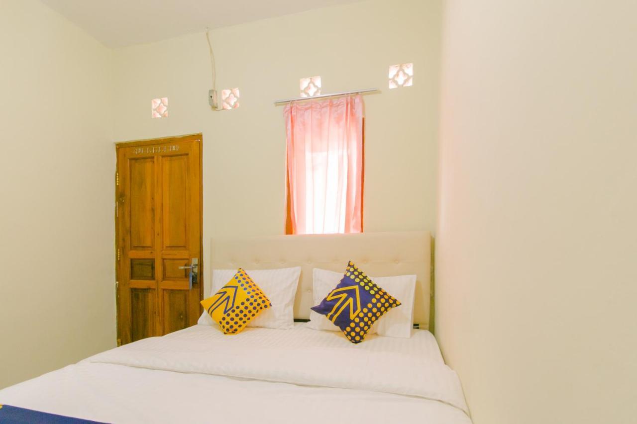 Ayu Homestay Syariah 수카부미 외부 사진